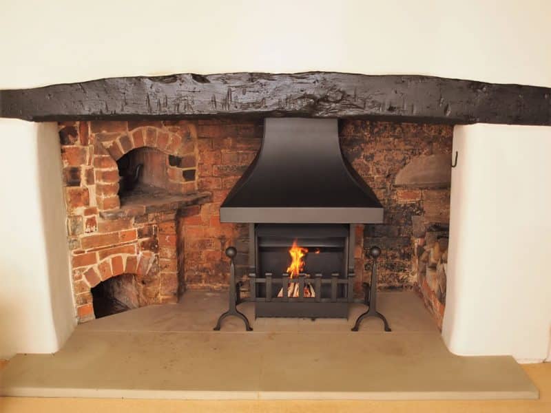 Traditional openfire thermovent with ball top dog irons